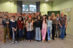 1.12.2025r. w Szkole Podstawowej nr 28 odbyło się anglojęzyczne przedstawienie o Alladynie wykonane przez klasę 6b.