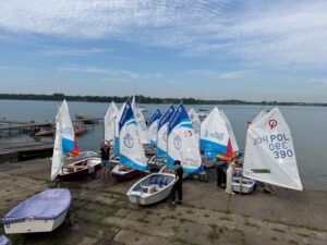 Klasy żeglarskie doskonalą swoje umiejętności na przystani AZS Sailing Team